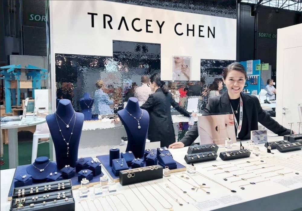 廣受白領女性青睞 TRACEY CHEN進軍巴黎時裝周 250 cnews207240923a09