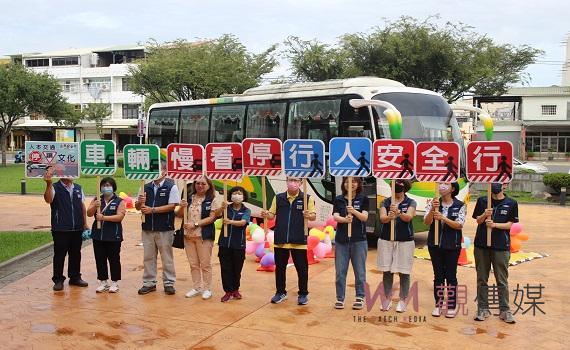 雲林交通安全月路口停讓宣示      九大運輸業落實保護行人安全
