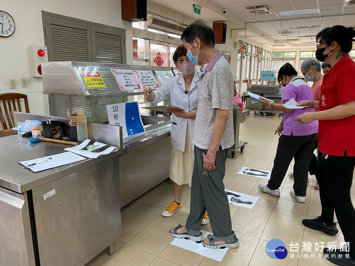 榮家舉辦延緩失能健康促進活動 讓住民們各個老當益壯