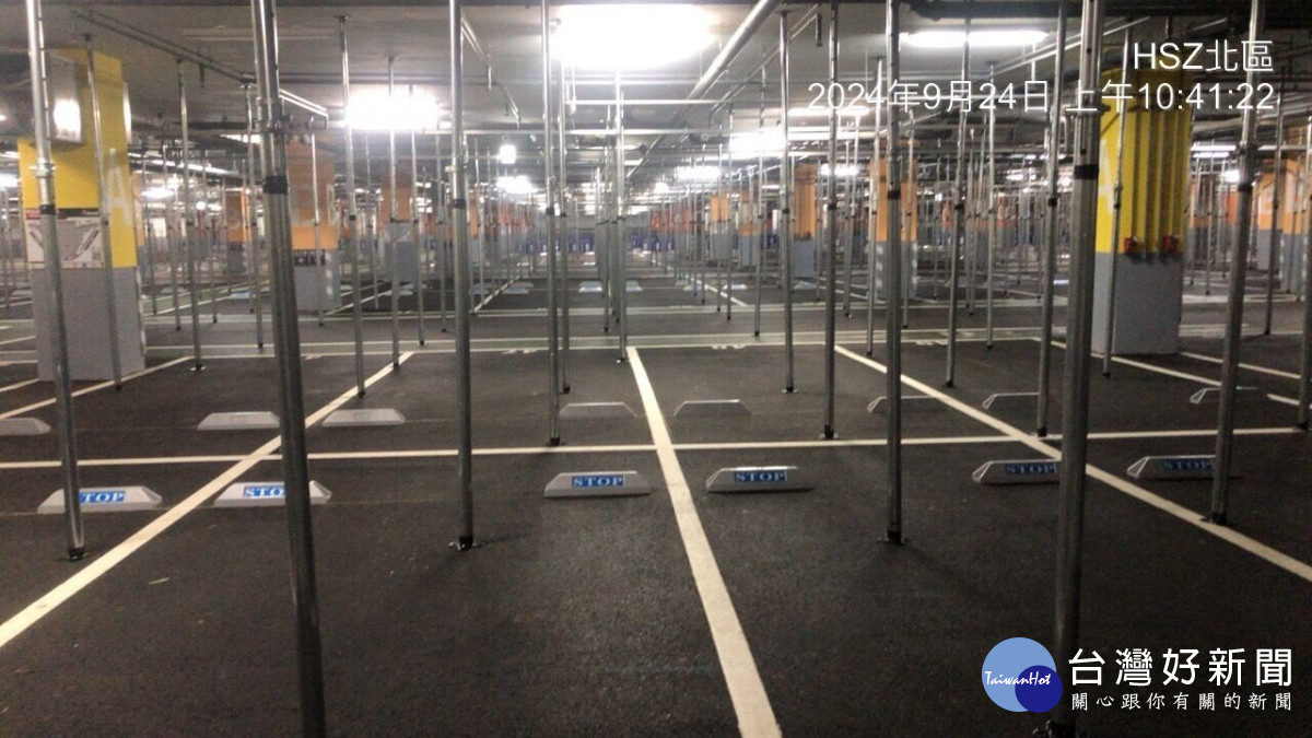 新竹市立棒球場「全區臨時支撐工程」已施作完畢。