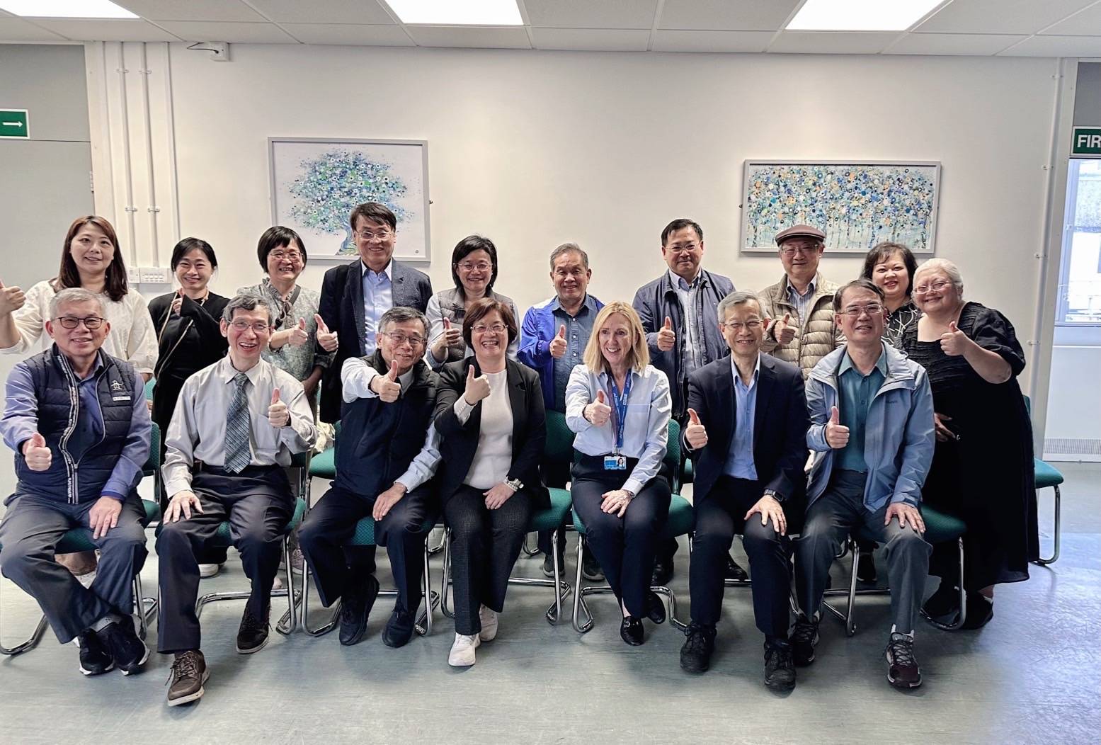 ▲為提升彰化縣公共衛生及癌症防治，縣長王惠美率團參訪英國劍橋大學及阿登布魯克醫院，專注於學習乳癌防治的精準策略。（彰化縣政府提供）
