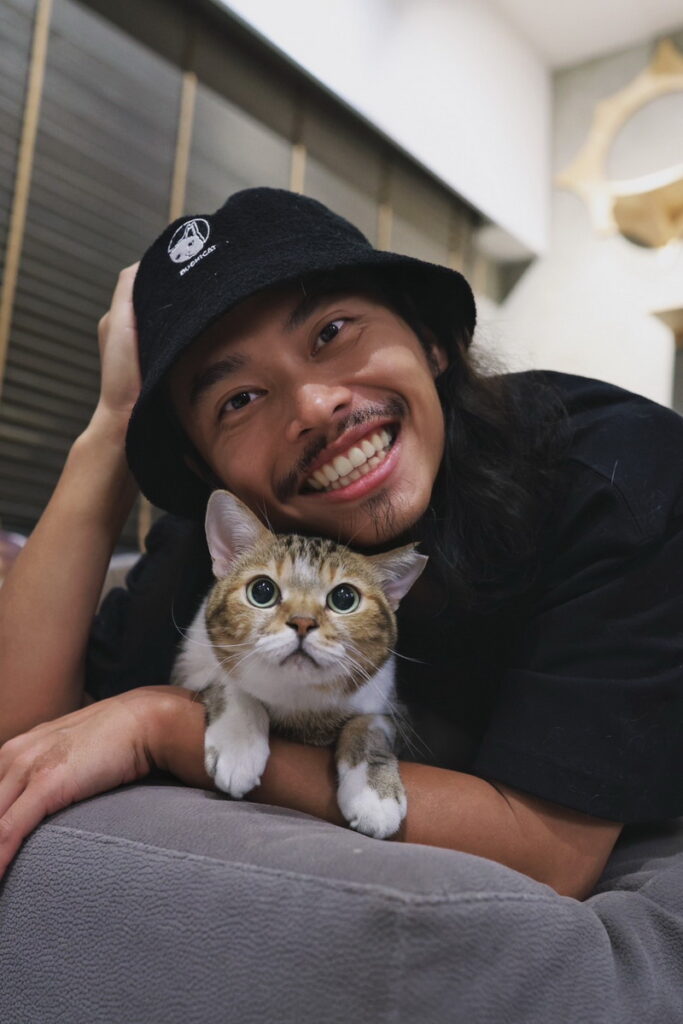 肚臍是隻貓飼主小冰表示:「定期進行健康檢查,可以幫助我們及早發現潛在的問題、及時處理!」