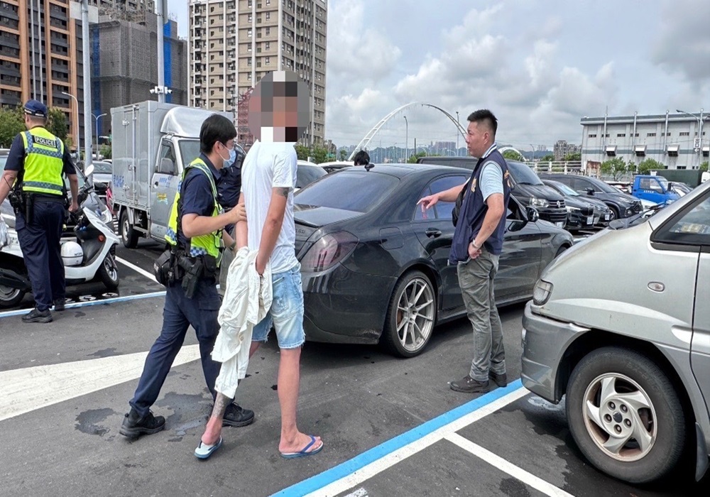 天道盟成員辦公祭 海山警查獲毒品和假車牌 203 248240924a20