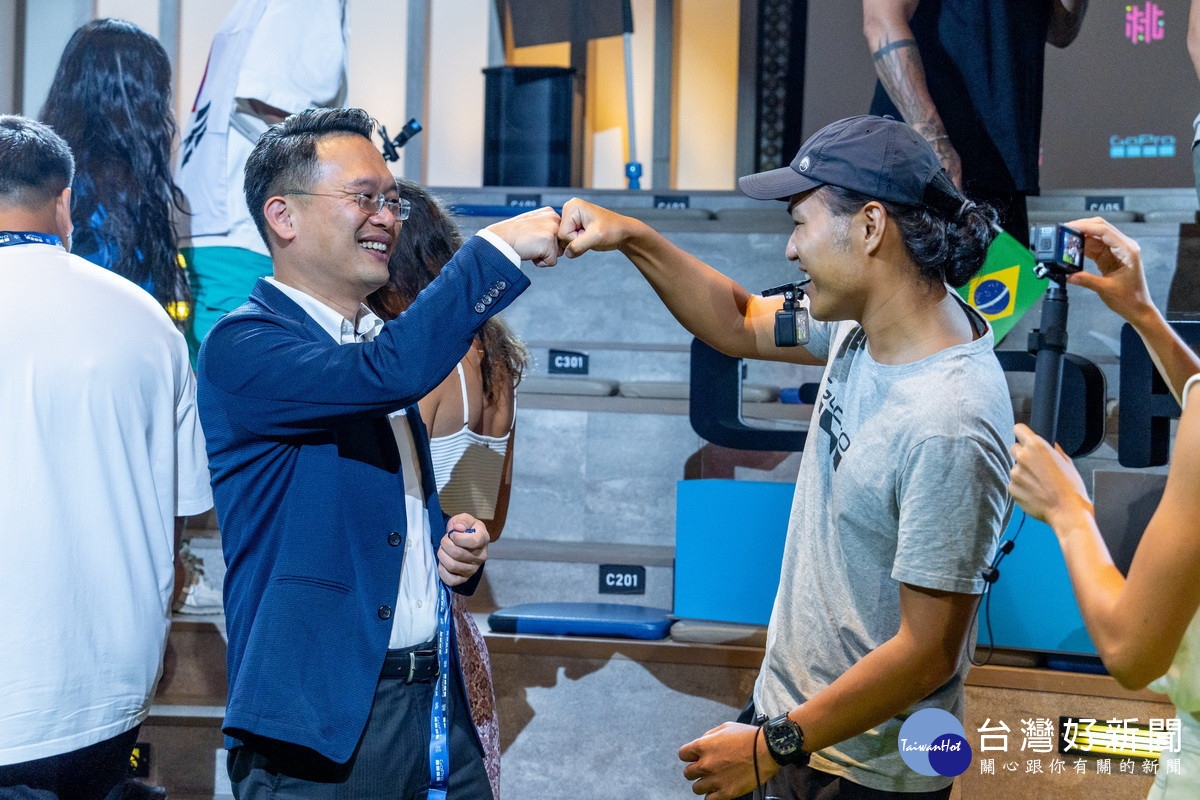 桃園市副市長蘇俊賓出席「GoPro Creators Camp－國際創作者交流城市行銷記者會」與創作者們互動。<br /><br /> 