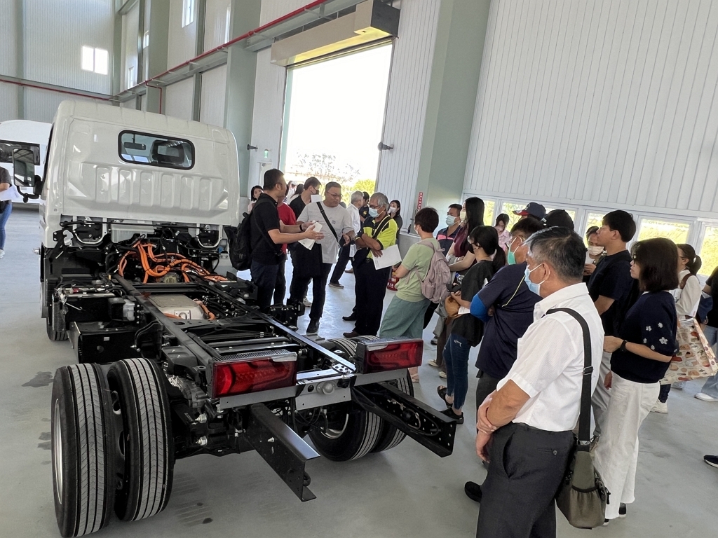 全電動底盤車展示（圖：環境部環管署）