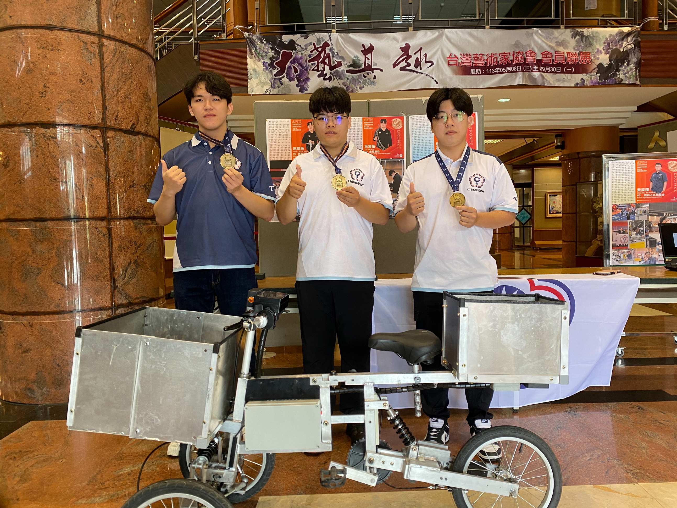 ▲建國科技大學參加第47屆國際技能競賽斬獲佳績勇奪2枚銅牌，為學校和台灣爭光。（建國科大提供）