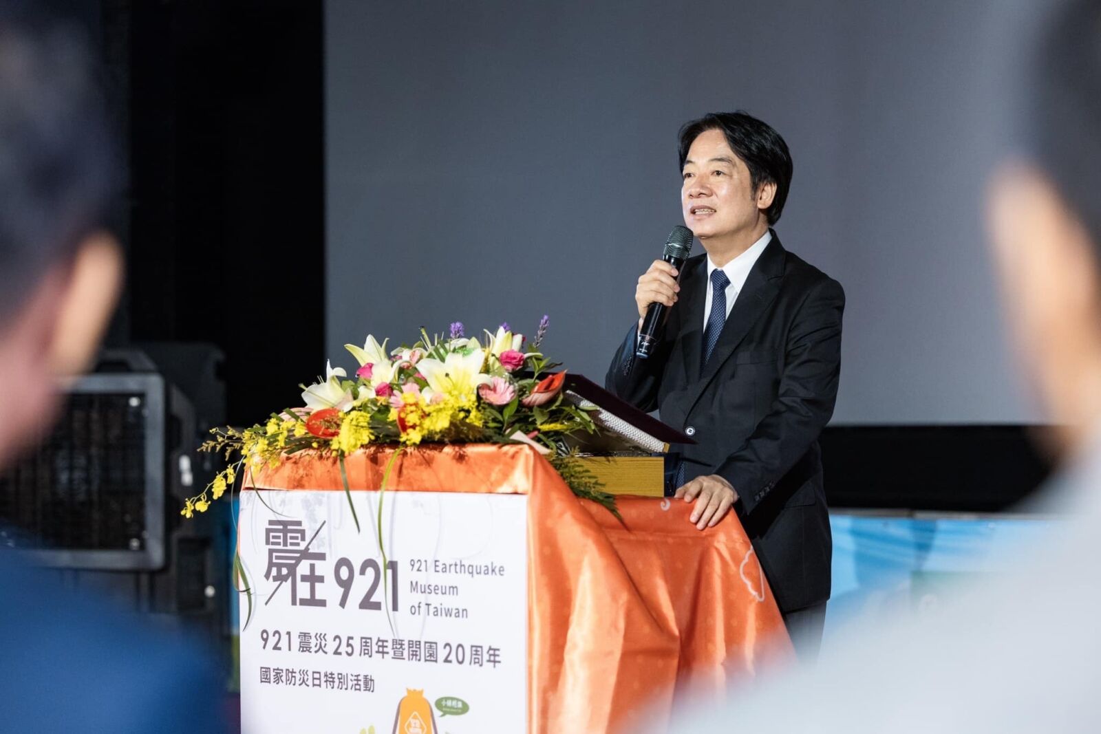 【藍蝴蝶專欄】民進黨顯神威!挑釁再升級 巧妙發揮「掃帚」、「方舟」價值 214 【藍蝴蝶專欄】民進黨顯神威!挑釁再升級 巧妙發揮「掃帚」、「方舟」價值 213