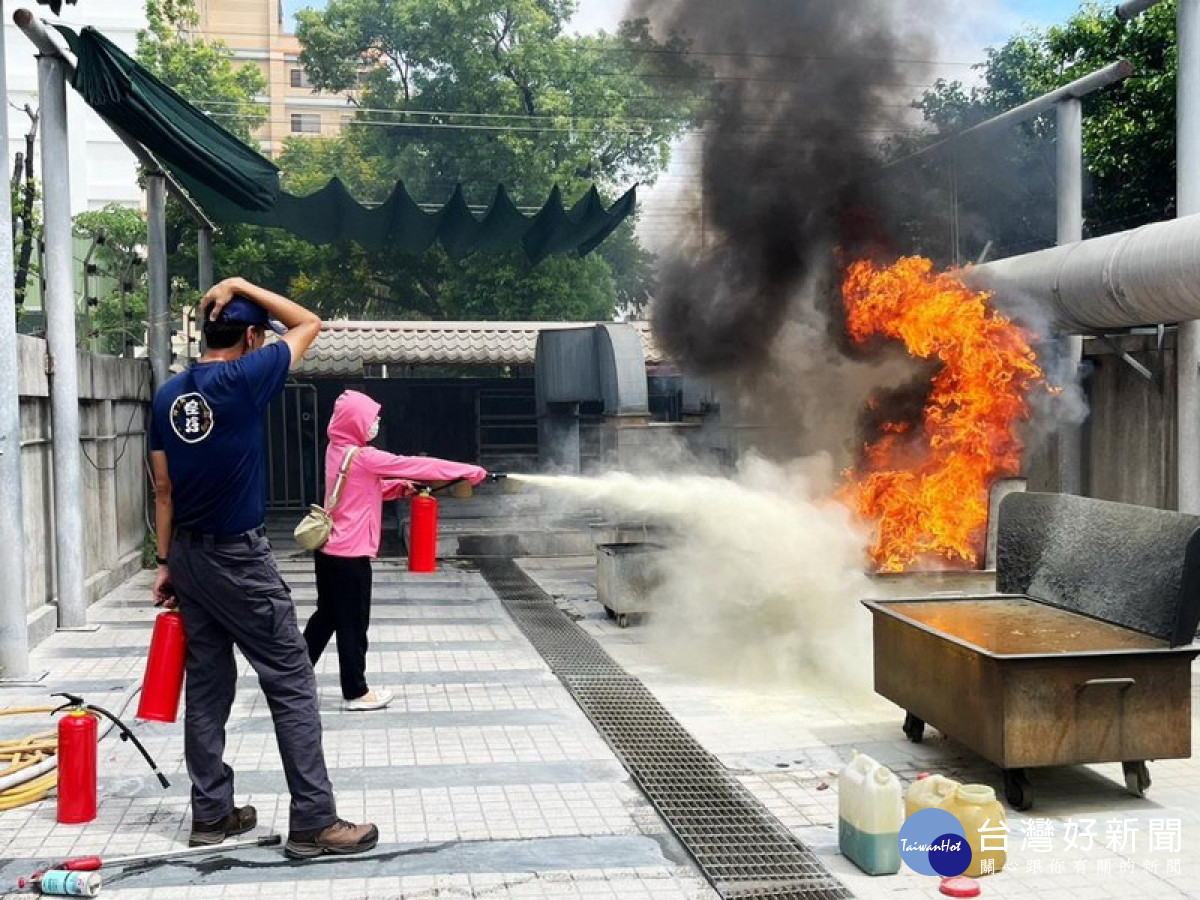 ▲高市海洋局於前鎮漁港辦理港區安全維護及防疫宣導訓練課程，以提升漁港整體防災量能。