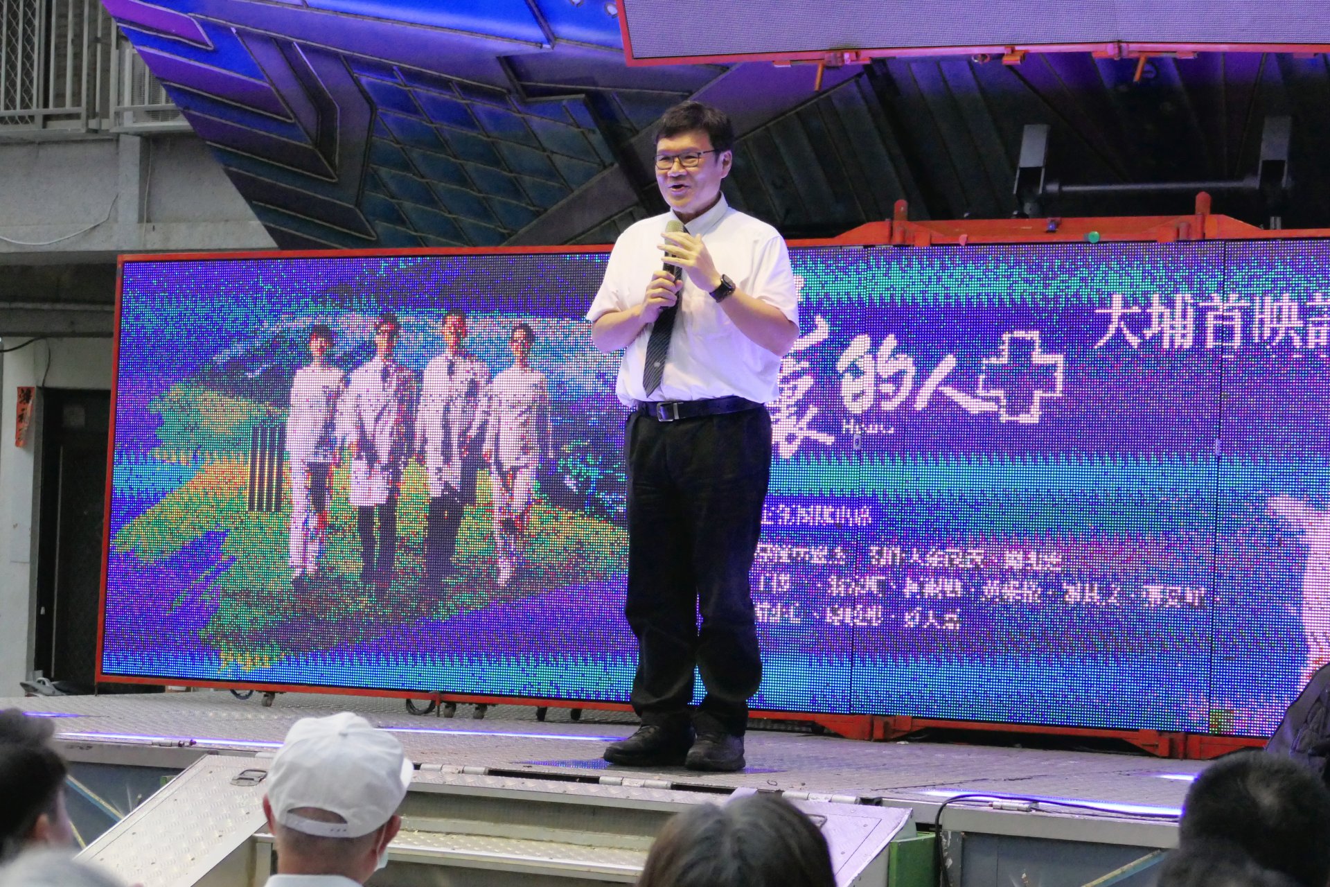 李宜恭主任說,看到大埔鄉民的生活、故事,每個人臉上都掛著幸福的笑容,在這裡的每個人都是「在光裏的人」,都能照亮社會黑暗的角落!