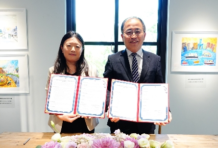 ▲圖 高雄港務分公司與海洋委員會海洋保育署完成合作備忘錄簽署(記者李堂安翻攝)