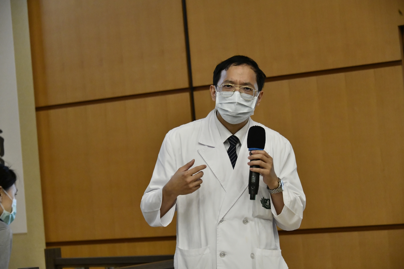 骨科江晏昇醫師分享「骨刺不要緊，痛起來很著急」。