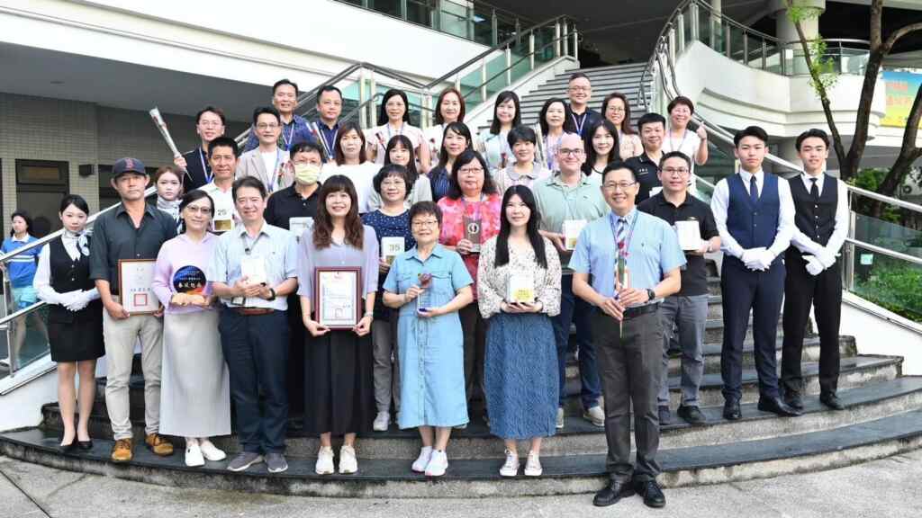 ▲九月是敬師的季節,明道中學誓言打造「幸福學校」,全校教職員離職率創新低,且教師年年獲獎。(記者林明佑翻攝)
