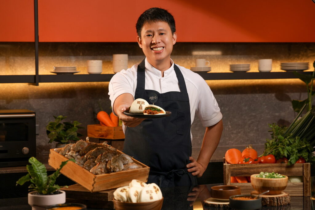 「Communal Table by Gēn 根」位於馬來西亞檳城,素有美食天堂的稱號,主廚巧妙揉合了時令與當地新鮮食材,透過法式烹調手藝及其對家鄉深厚情感的堆疊,創作出精巧趣味的美食風格(圖/煙波國際觀光集團)