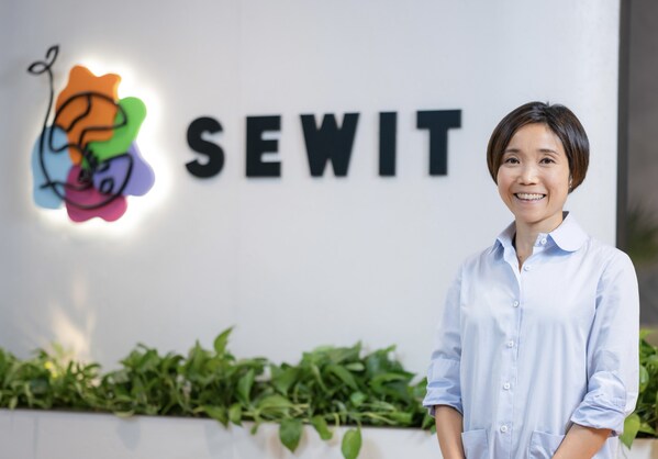 南豐集團董事總經理、南豐紗廠創辦人兼 SEWIT 委員會主席張添琳小姐 南豐集團董事總經理、南豐紗廠創辦人兼 SEWIT 委員會主席張添琳小姐