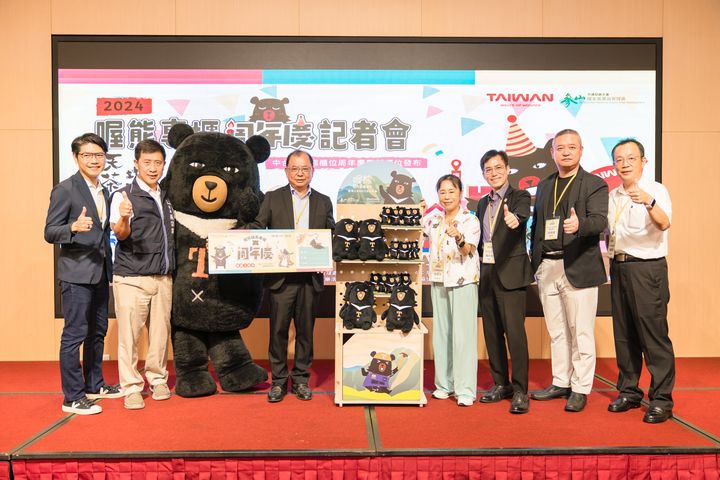 跟著喔熊去旅行/喔熊專櫃慶周年 聯名商品熱賣和主題房吸客