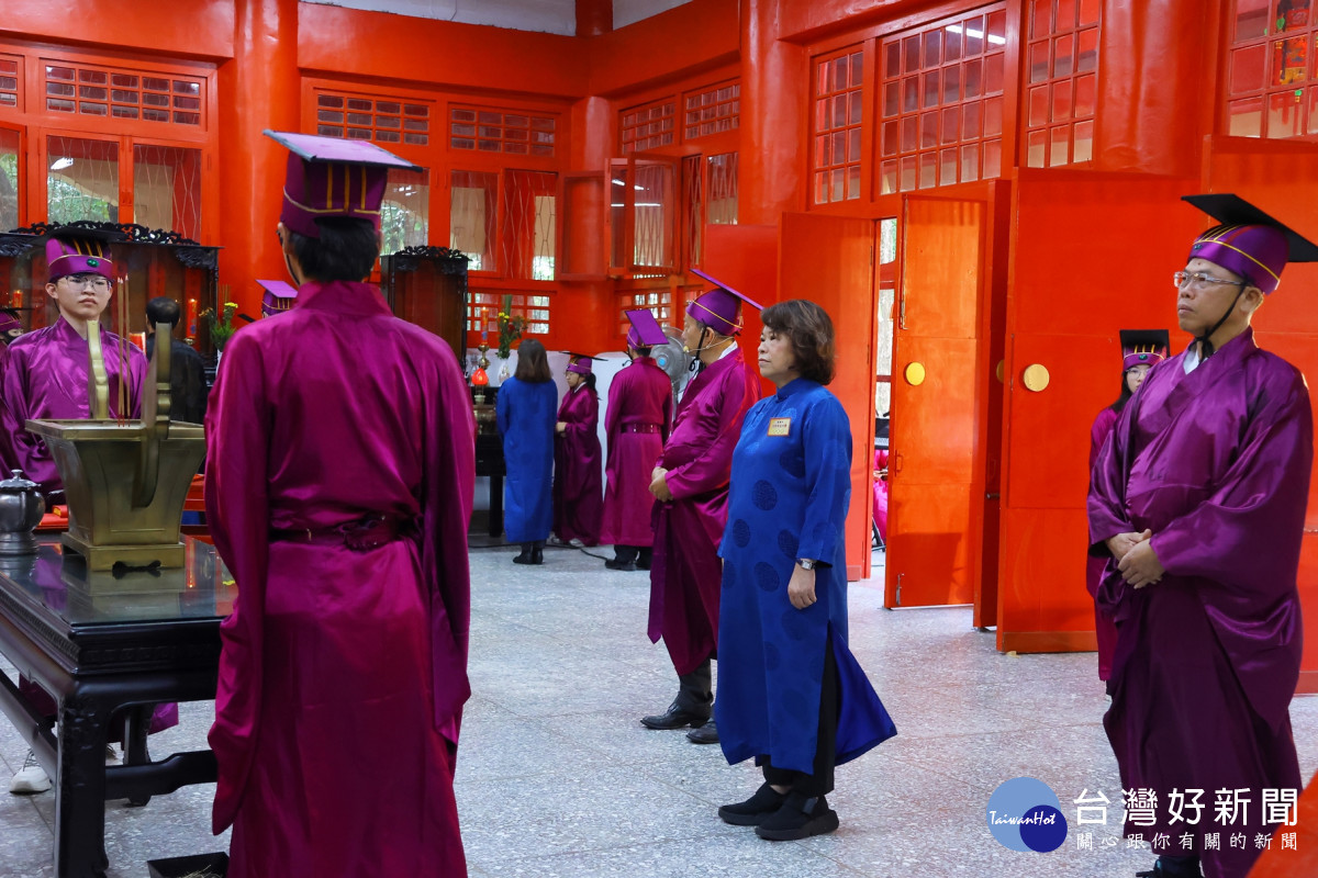 祭孔儀式循古禮舉辦,由嘉義市長黃敏惠擔任正獻官/嘉義市府提供