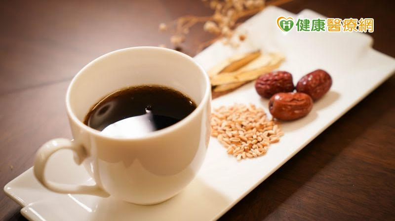 乳癌治療引「類更年期」! 中醫師大推「1茶飲+1穴位」有效緩解不適