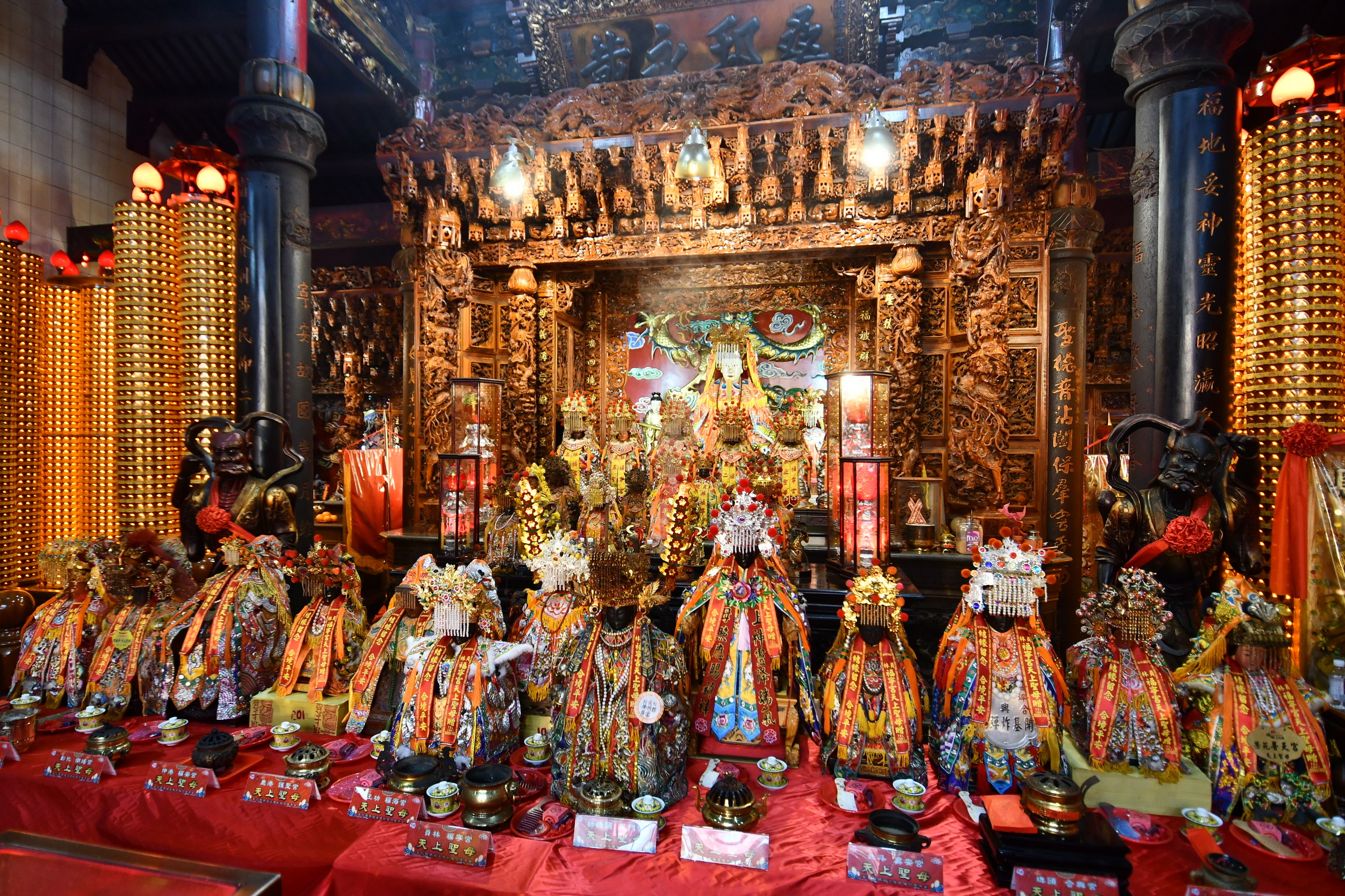 ▲2024彰化縣媽祖祈福文化節熱鬧展開，由爐主宮廟員林福寧宮帶領13間宮廟共同繞境員林市區，共15尊媽祖神轎出巡，祈求國泰民安。（記者張溎壕攝）