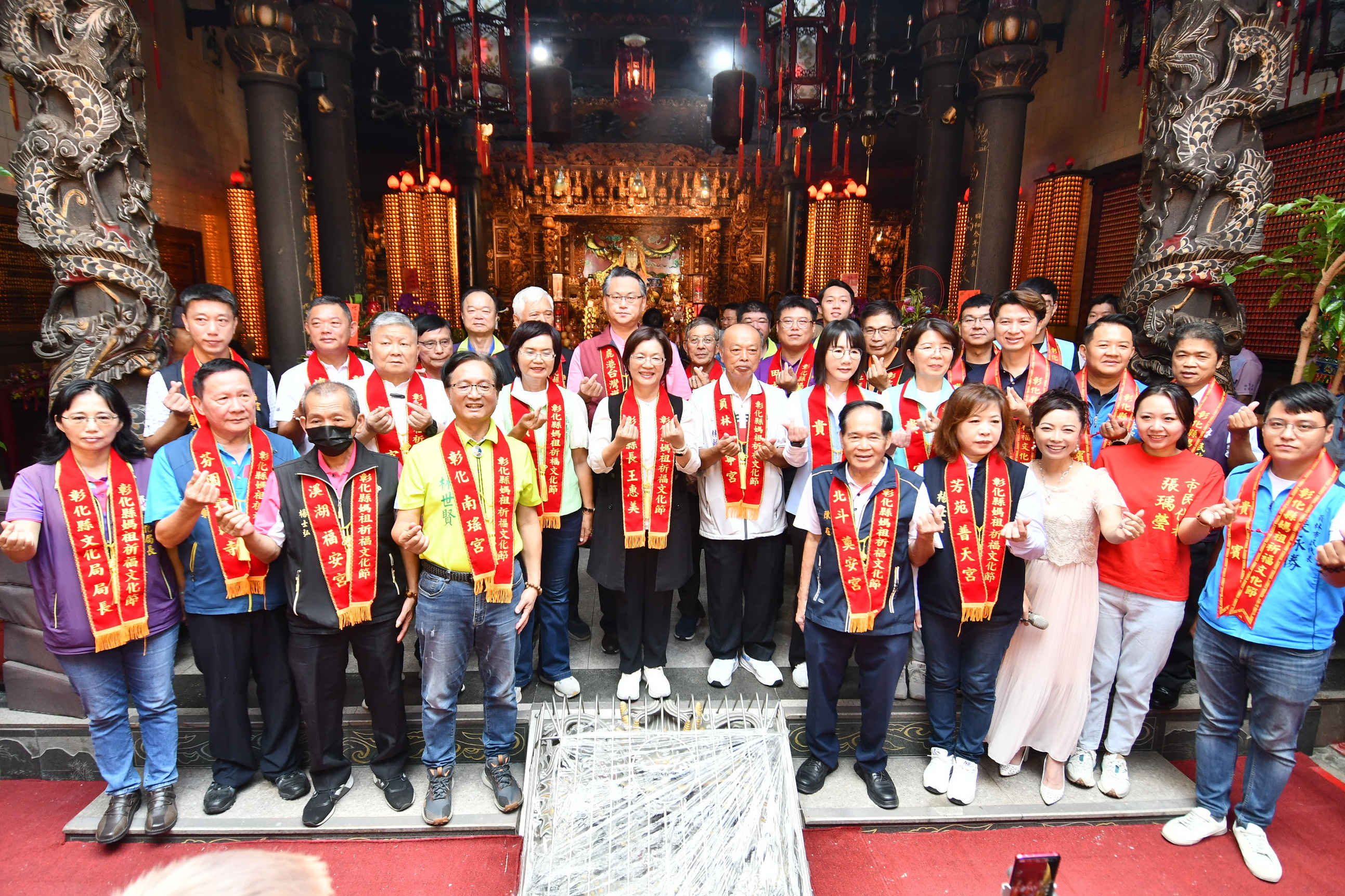 ▲2024彰化縣媽祖祈福文化節熱鬧展開，由爐主宮廟員林福寧宮帶領13間宮廟共同繞境員林市區，共15尊媽祖神轎出巡，祈求國泰民安。（記者張溎壕攝）