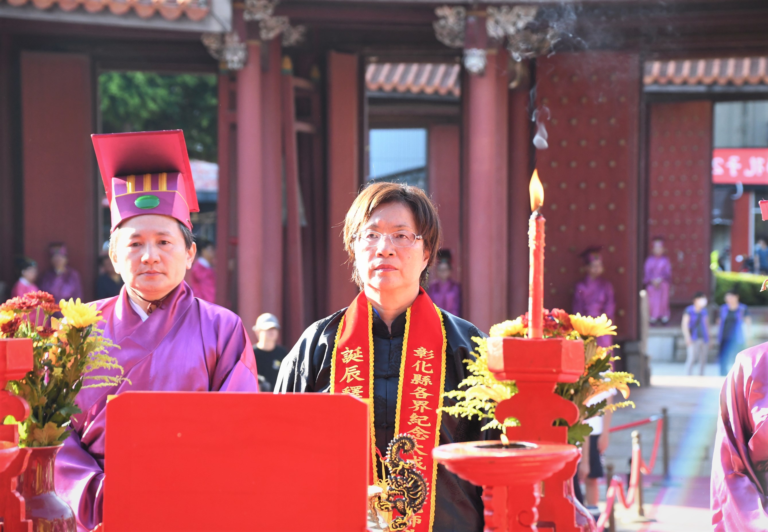 ▲彰化縣各界紀念大成至聖先師孔子2574周年誕辰，於彰化孔廟舉行釋奠典禮，全程依循古制，並且首次邀請師鐸獎得主參與。（記者張溎壕攝）