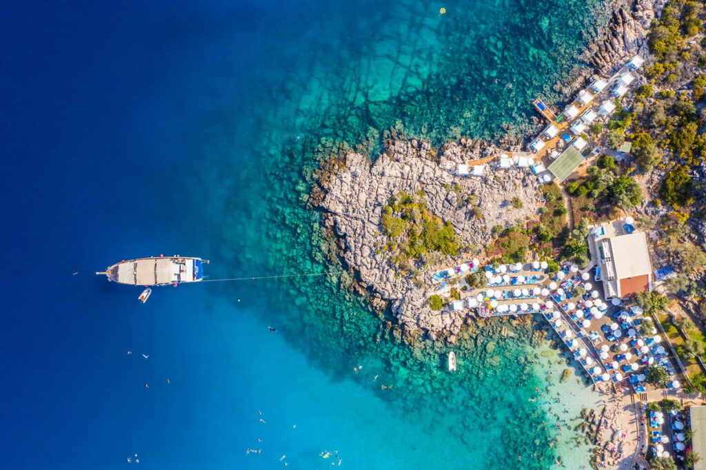 安塔利亞的秋天仍然有陽光和溫暖的海水Antalya Kaş