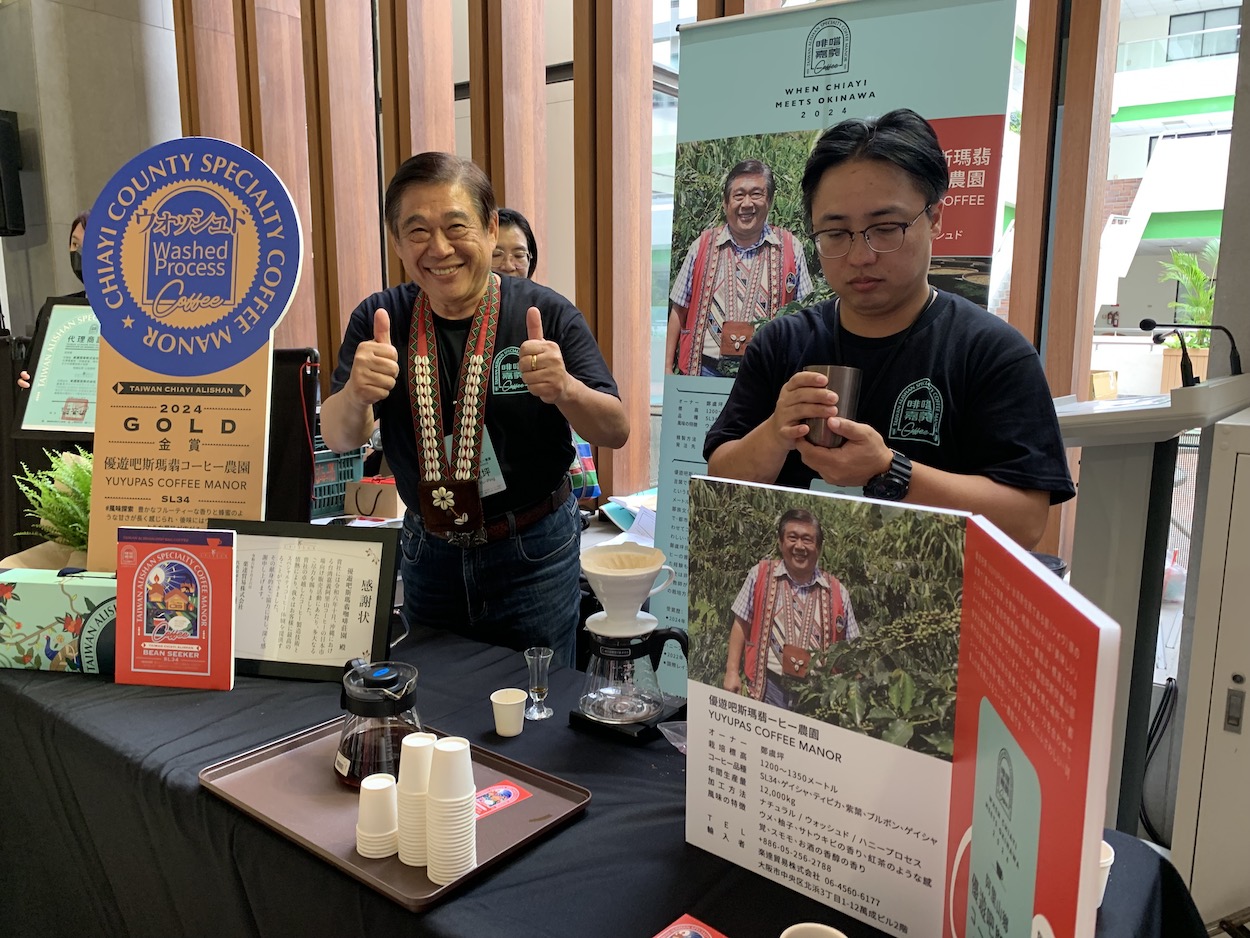 ▲五星級的優巴斯咖啡鄭虞坪董事長，也是咖啡協會理事長，將以協會力量協助業者鑑定、分類。（圖/記者陳惲朋攝）