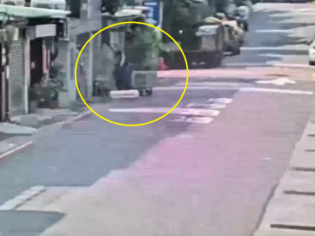 推車載走分離式冷氣機 警1小時逮78歲男涉竊 190 cnews204240930a03