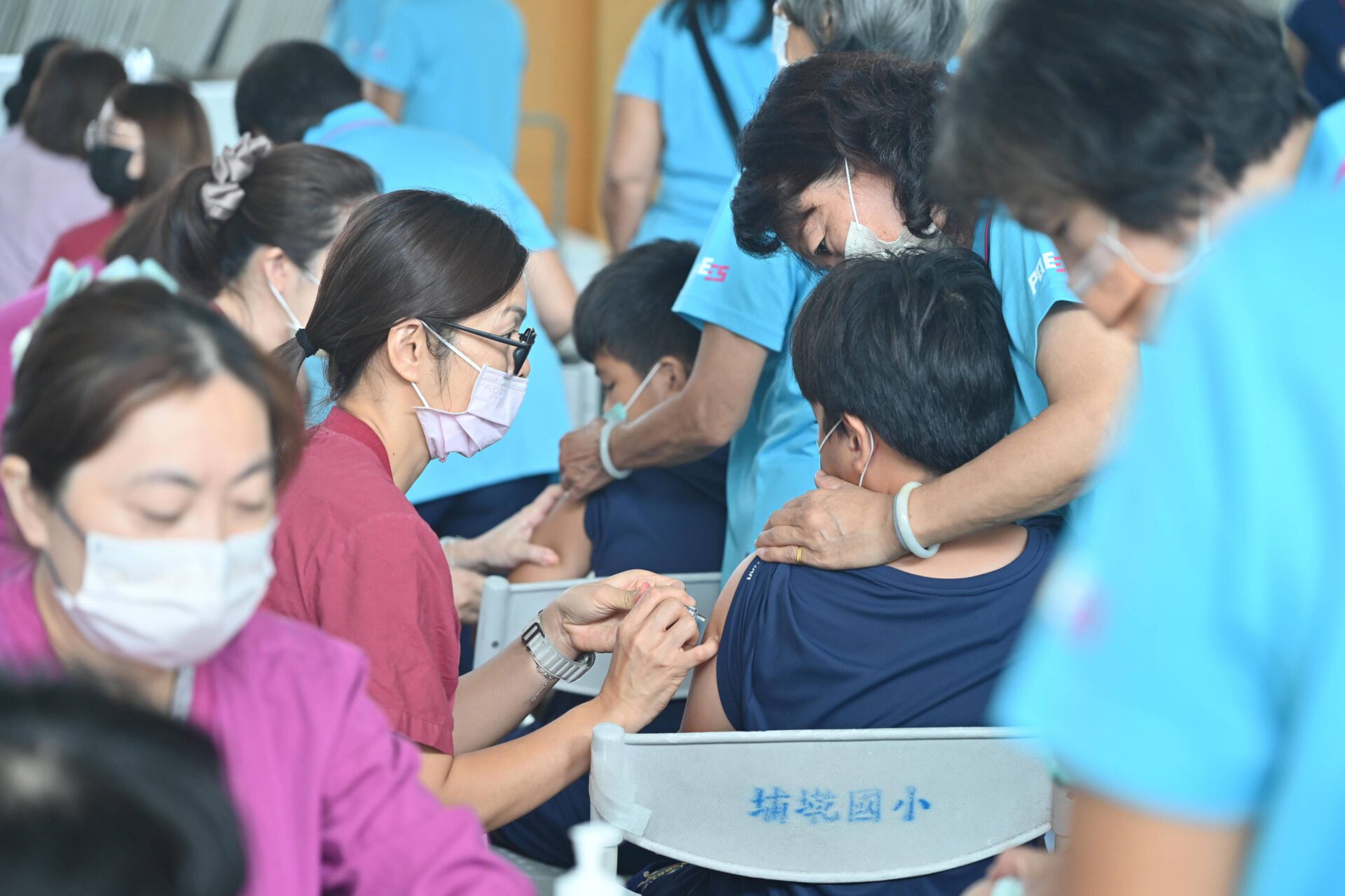 新北公費流感及新冠疫苗今開打　侯友宜呼籲市民踴躍施打　提升防護力