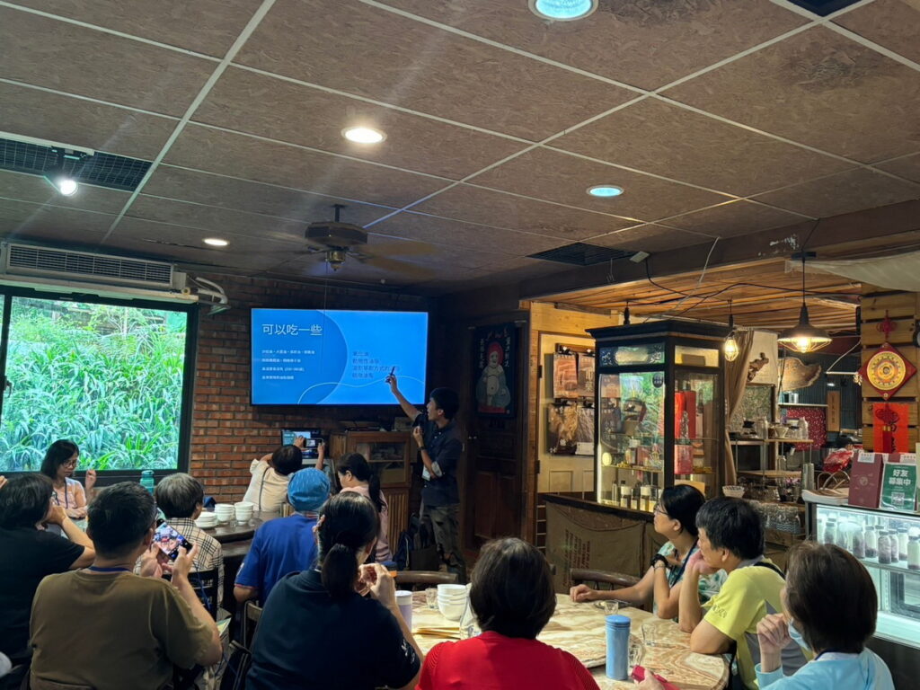 阿三哥農莊負責人張哲岳為開平餐飲校友,擁有農作及餐飲食物知能,可滲入淺出說明從產地到餐桌實際的應用知識。開平餐飲學校/提供