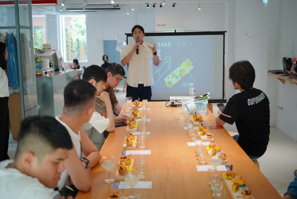 與「好啦開喝」、「龍鳳堂」,合辦清酒/漢餅創新品酒會 (圖片提供/萬秀洗濯實驗室)