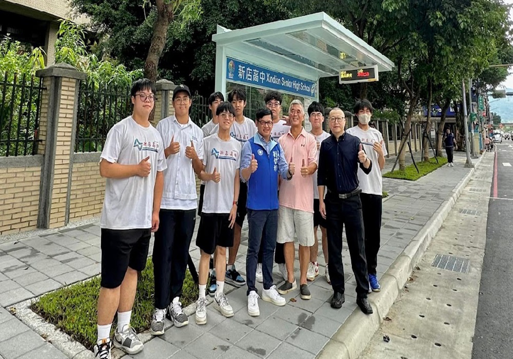 新店高中師生公民參與地方建設 劉哲彰爭取經費服務鄉親 304 248241001a02