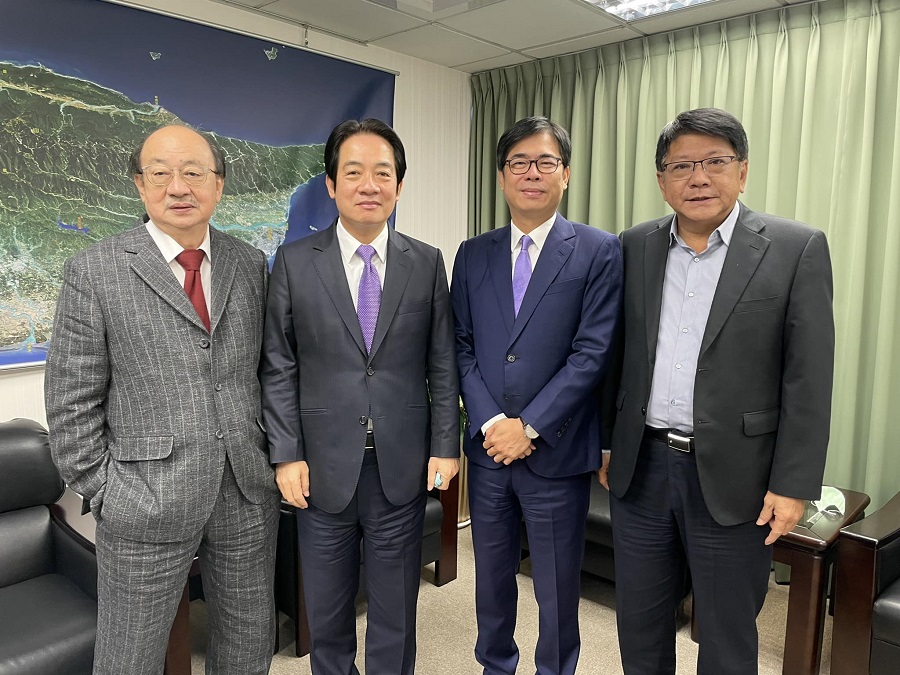 圖/賴清德與柯建銘都曾是立法院的戰友,戴瑋姍表示,賴對柯的倚重毫無疑問。(翻攝柯建銘臉書)