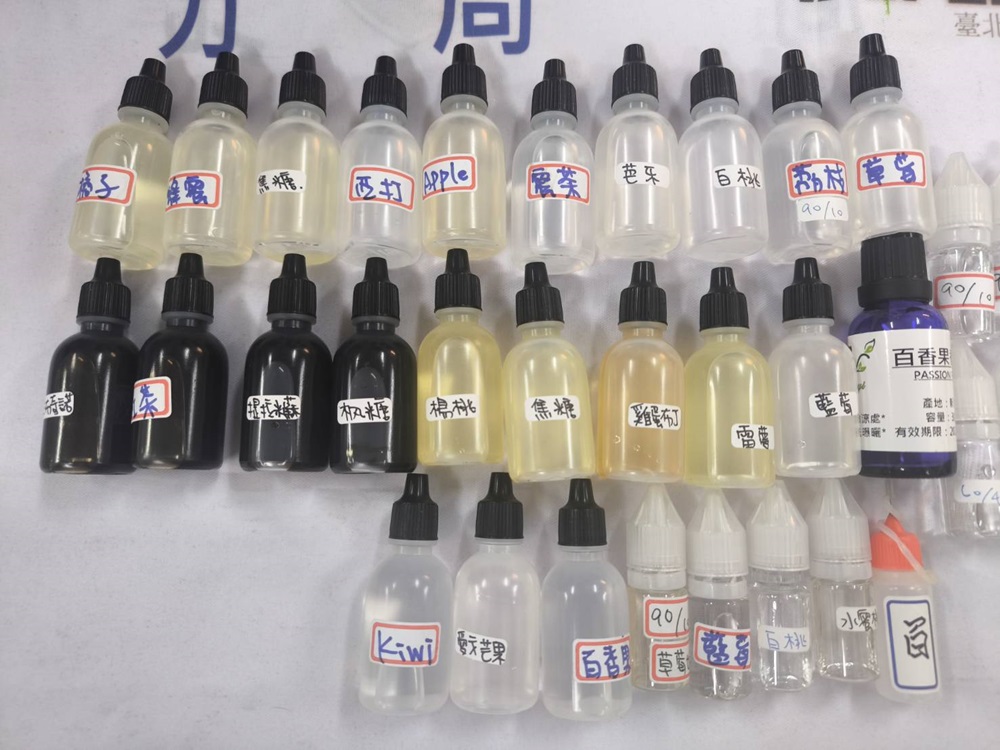 網路查獲喪屍毒品 溯源逮2藥頭起獲依托咪酯煙油55罐 216 cnews204241002a02