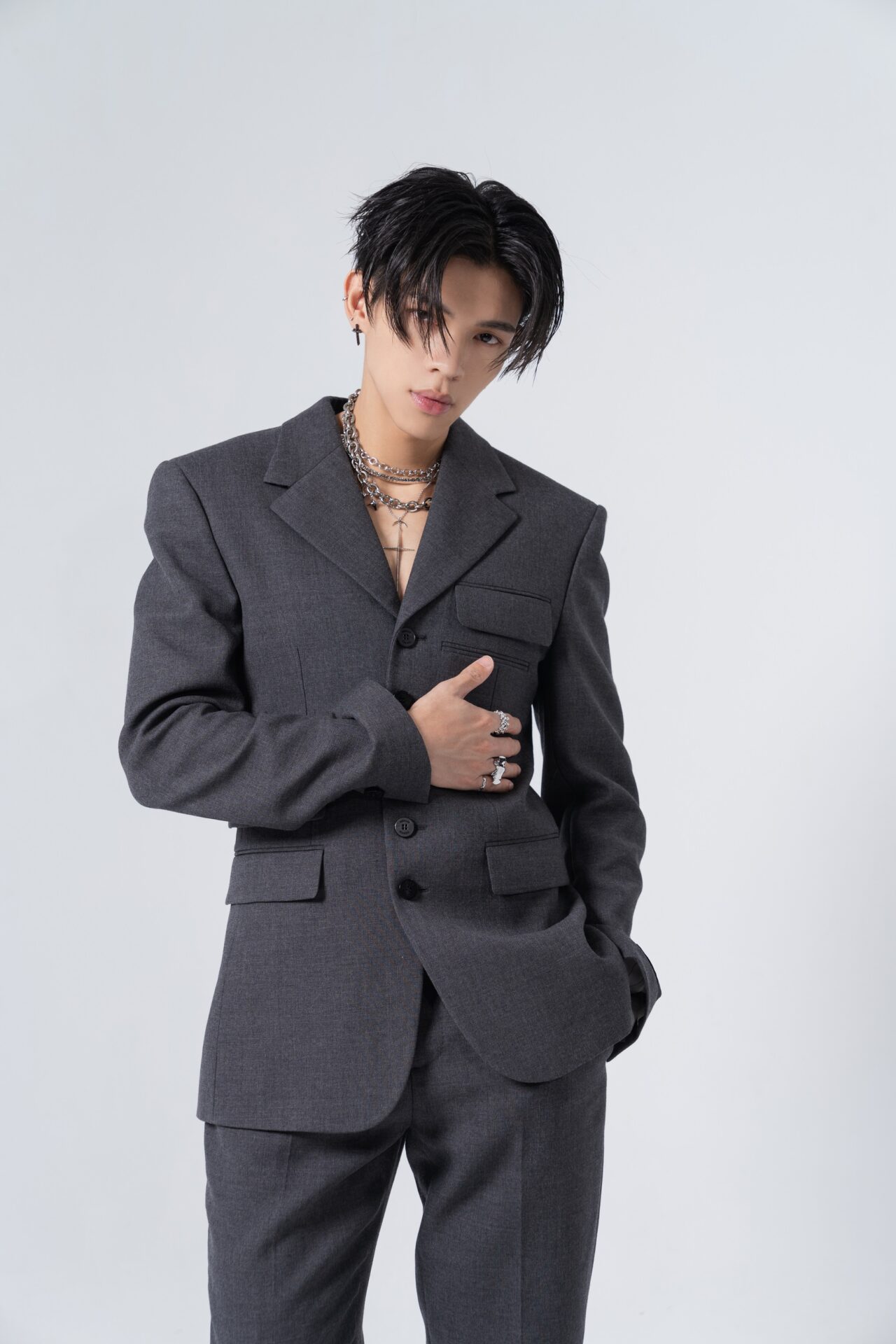KIRE 玩慾情歌 下猛藥挑戰男男愛戀