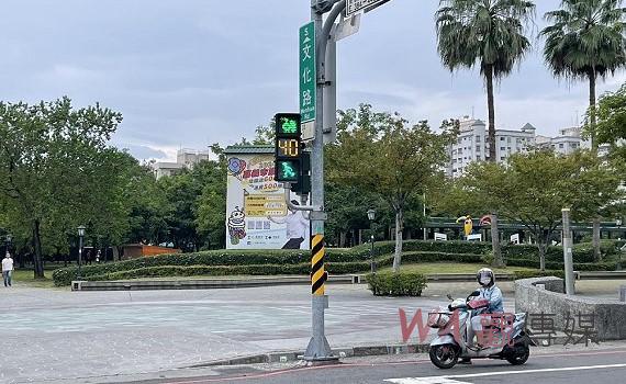 行人號誌有創意 嘉義市新設火雞圖案添趣味