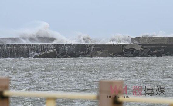 山陀兒颱來襲 桃園永安漁港北堤受損緊急管制待天氣好轉補強