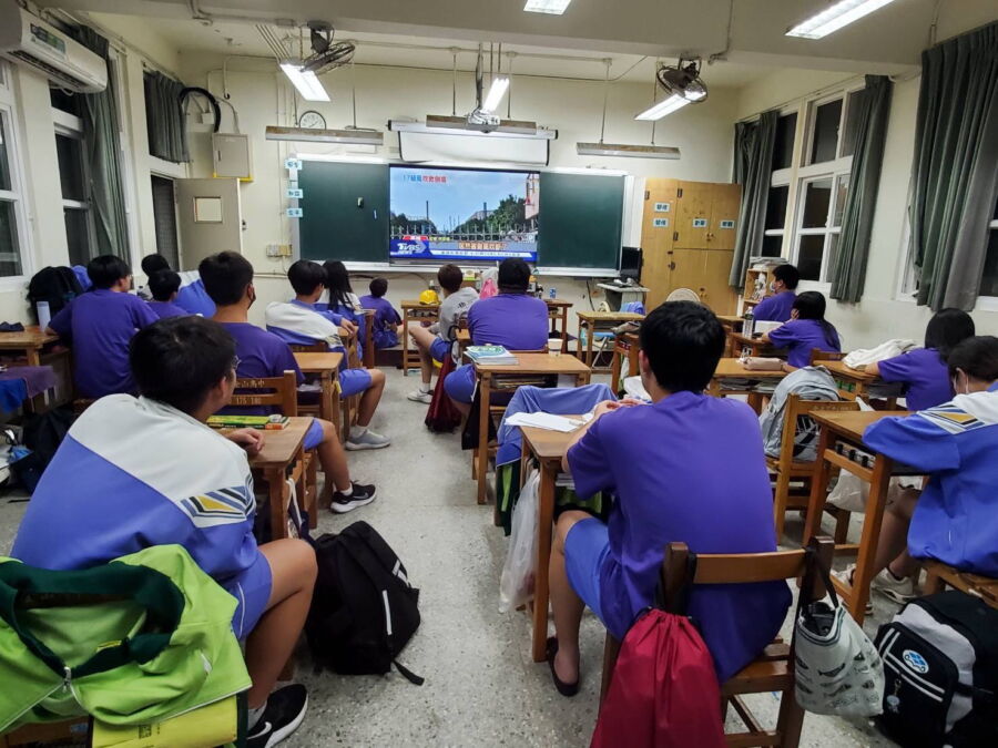 圖/為確保學生安全,中角國小、金山國小、金美國小及金山高中等四校4日夜間將部份的師生安置於校內。(新北市政府教育局提供)