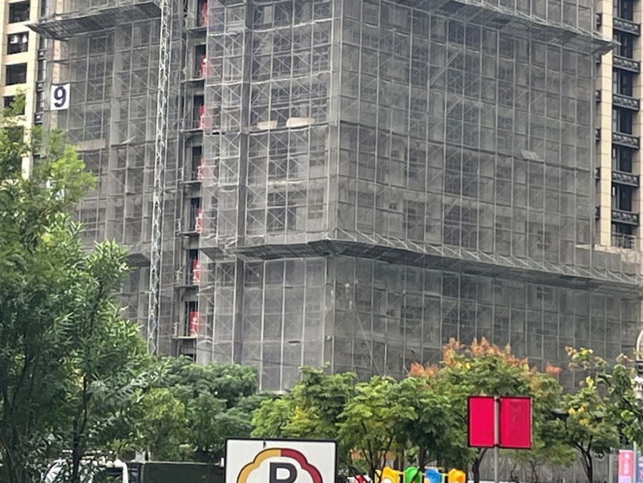 圖/新北市勞工局勞動檢查處提醒,災後復原不要忘記安全整備,務必落實「巡檢」、「評估」、「防護」。(新北市政府勞工局提供)