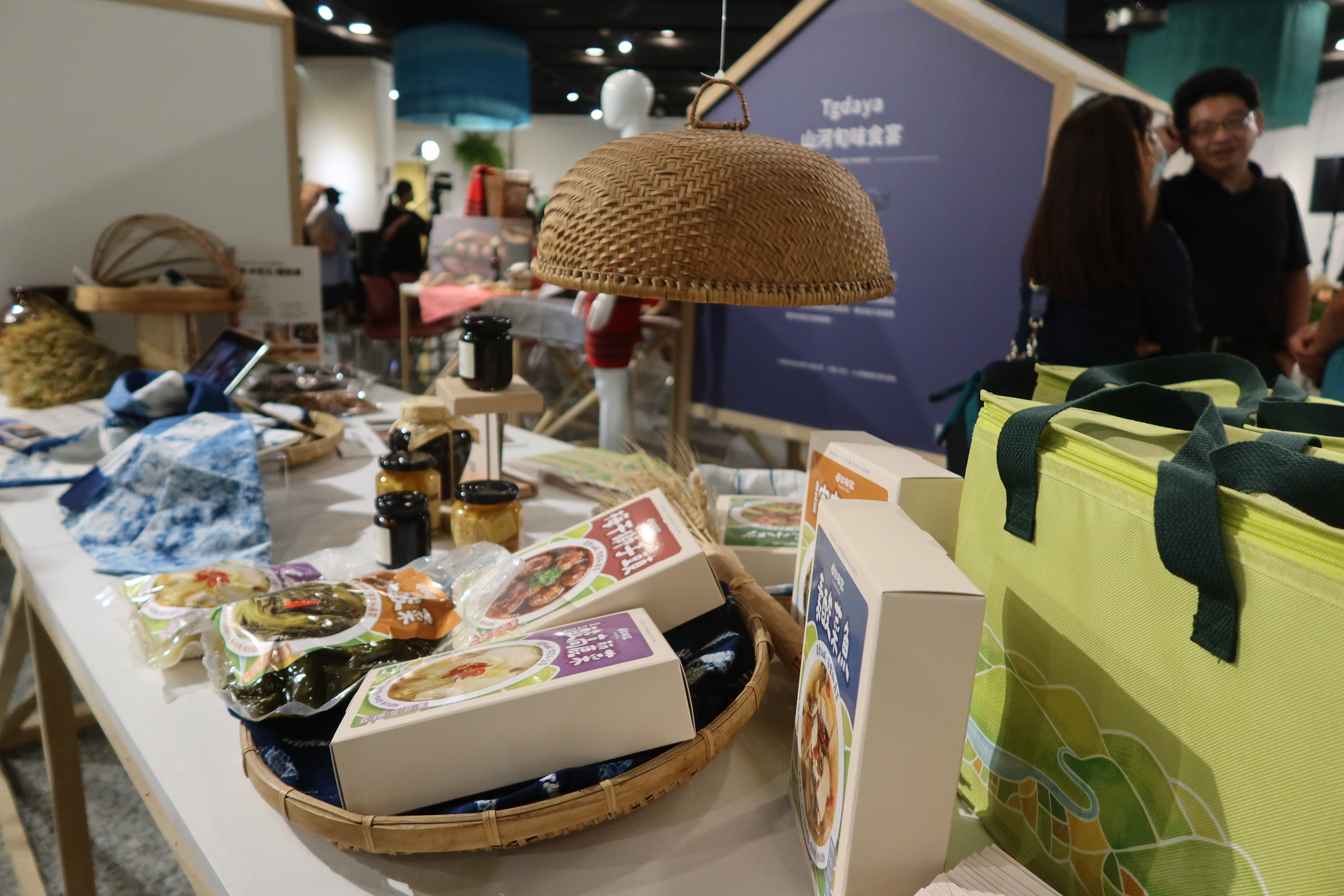 ▲國立彰化生活美學館舉辦「上菜普拉斯（Table＋）2024中台灣飲食文化創生展」，詮釋中台灣飲食文化從傳統走向現代。（記者張溎壕攝）