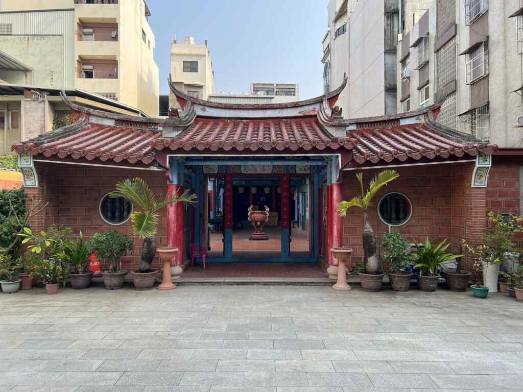 ▲彰化曇花佛堂山門。(彰化縣文化局提供)