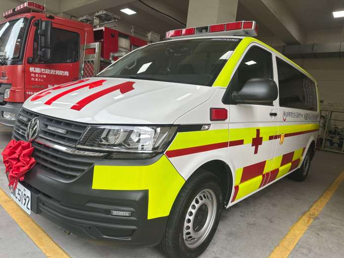璟都有愛慈善基金會捐救護車 助桃消強化救護量能 66 S 1215012878 0