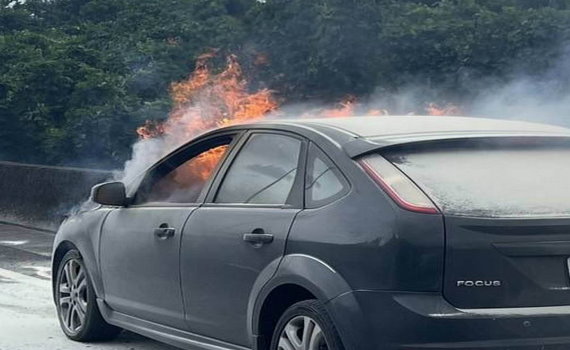 彰化市台74甲線火燒車驚險意外! 整部車燒到剩骨架