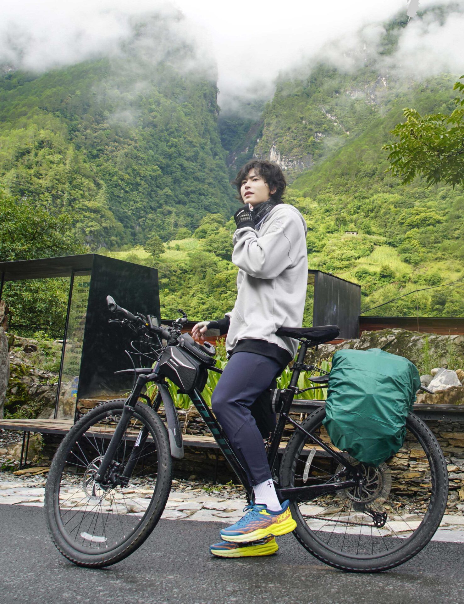 張哲瀚記錄西藏單車旅程 勇奪國際雙獎