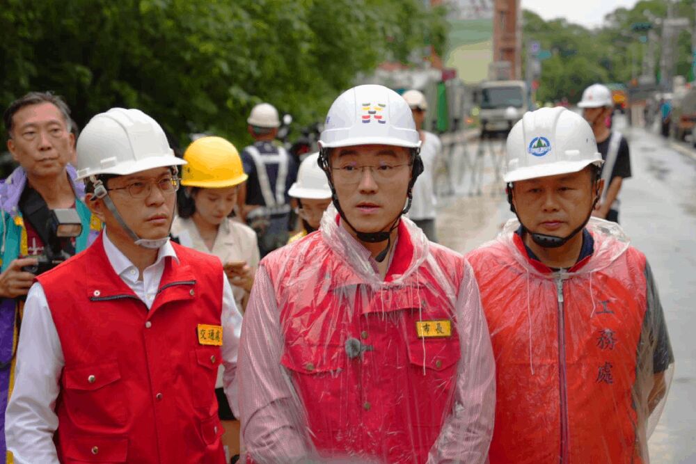 山陀兒釀淹水山坡坍方 衛生局籲消毒環境、謝國樑感謝外援 209 照片來源:基隆市政府