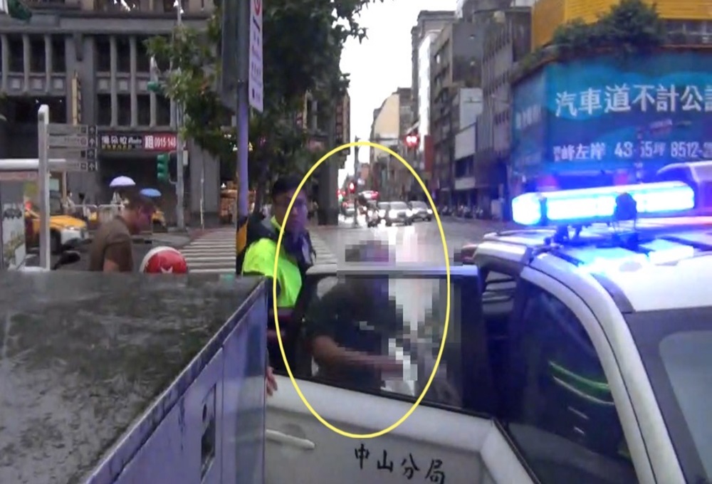 颱風天碰一下脖子就被割 中山警逮脾氣大拾荒遊民 212 248241005a01