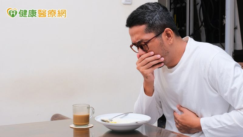 吞嚥困難狂瘦7公斤,竟是罹「雙癌」! 醫「三箭齊發治療」保命
