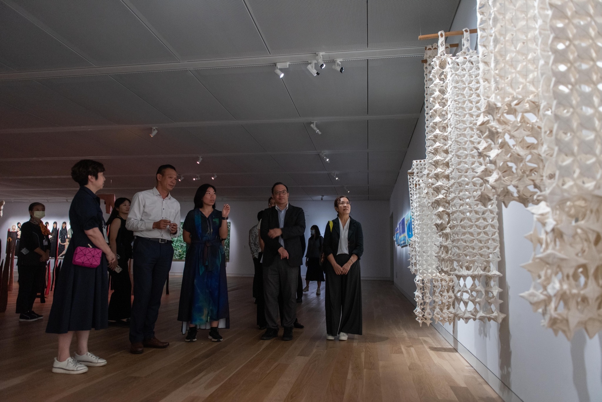 高美館30週年展《珍珠—南方視野的女性藝術》揭幕 高美館30週年展《珍珠—南方視野的女性藝術》揭幕