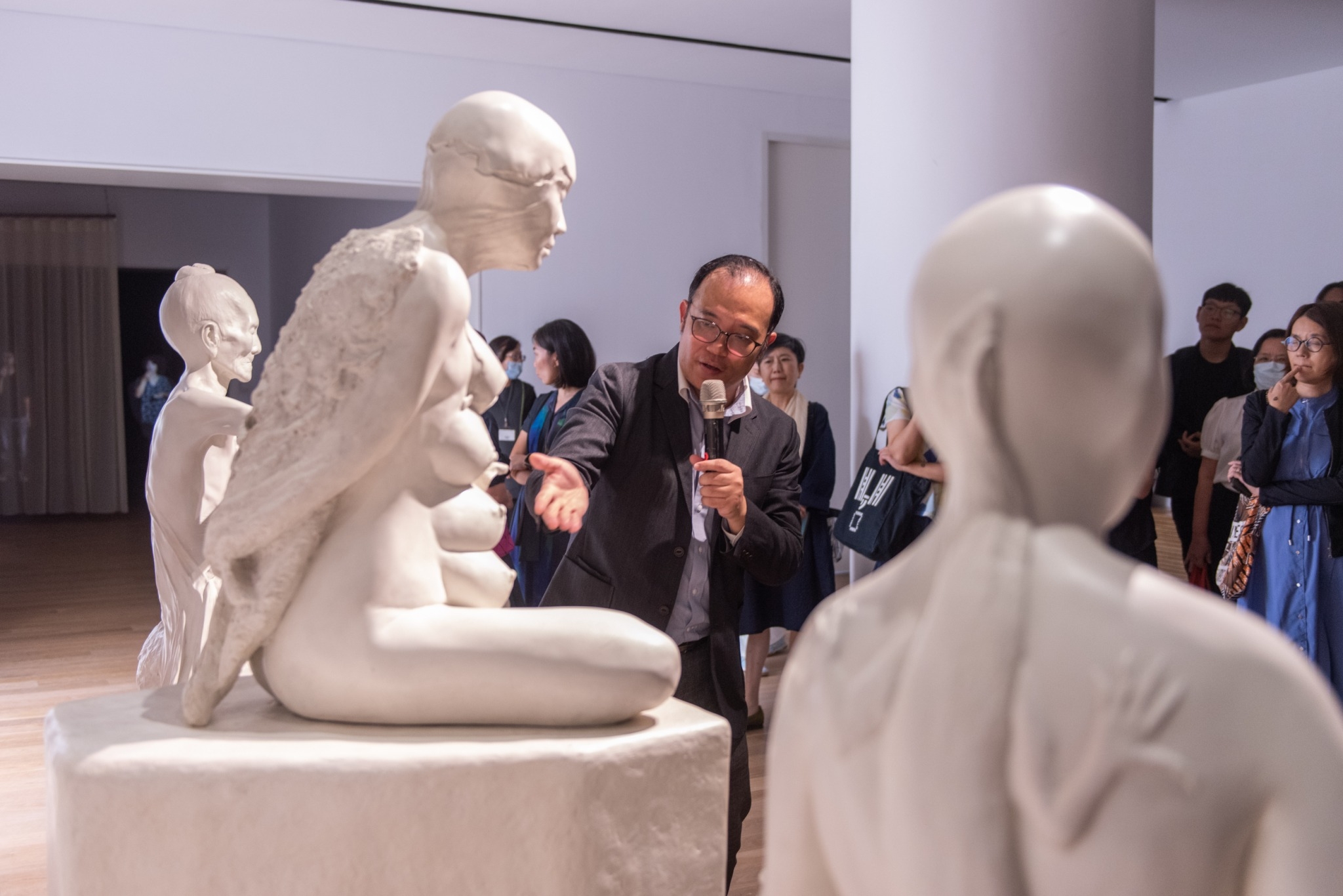 高美館30週年展《珍珠—南方視野的女性藝術》揭幕 高美館30週年展《珍珠—南方視野的女性藝術》揭幕