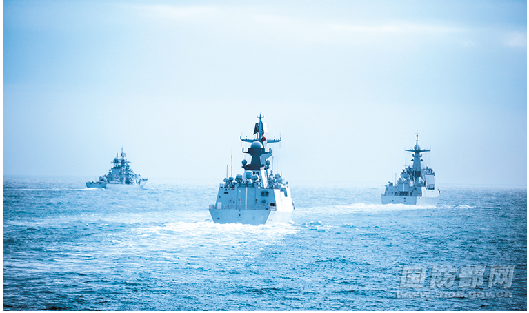 2021年冬季,共軍東海戰區驅逐艦編隊在台海演習。圖/取自東部戰區官網
