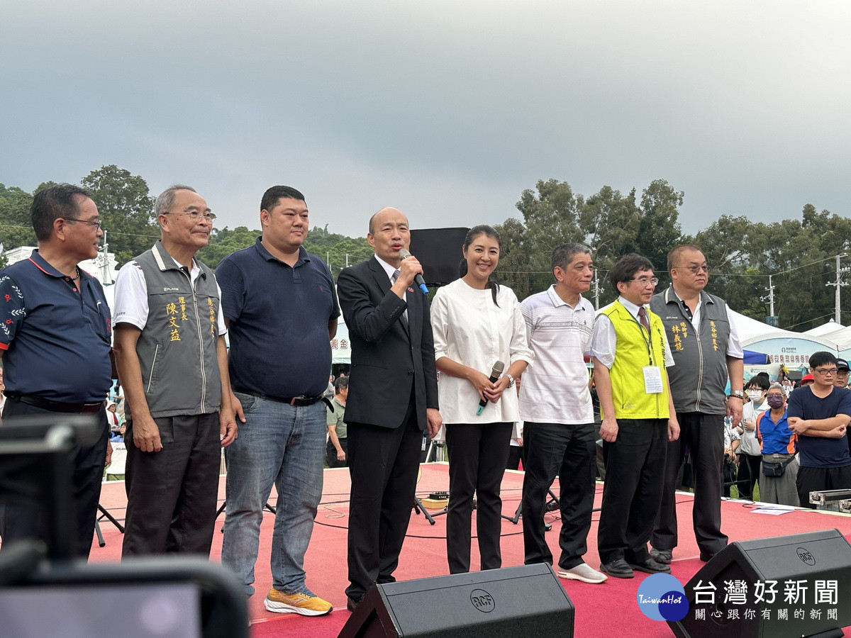 韓院長期許茶博明年創百萬人次佳績。(記者扶小萍攝)